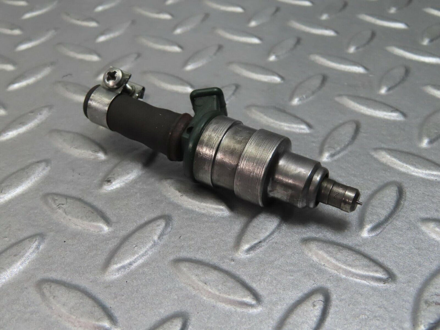 8781 Mercedes-Benz R107 Fuel Injector Bosch 0280150035