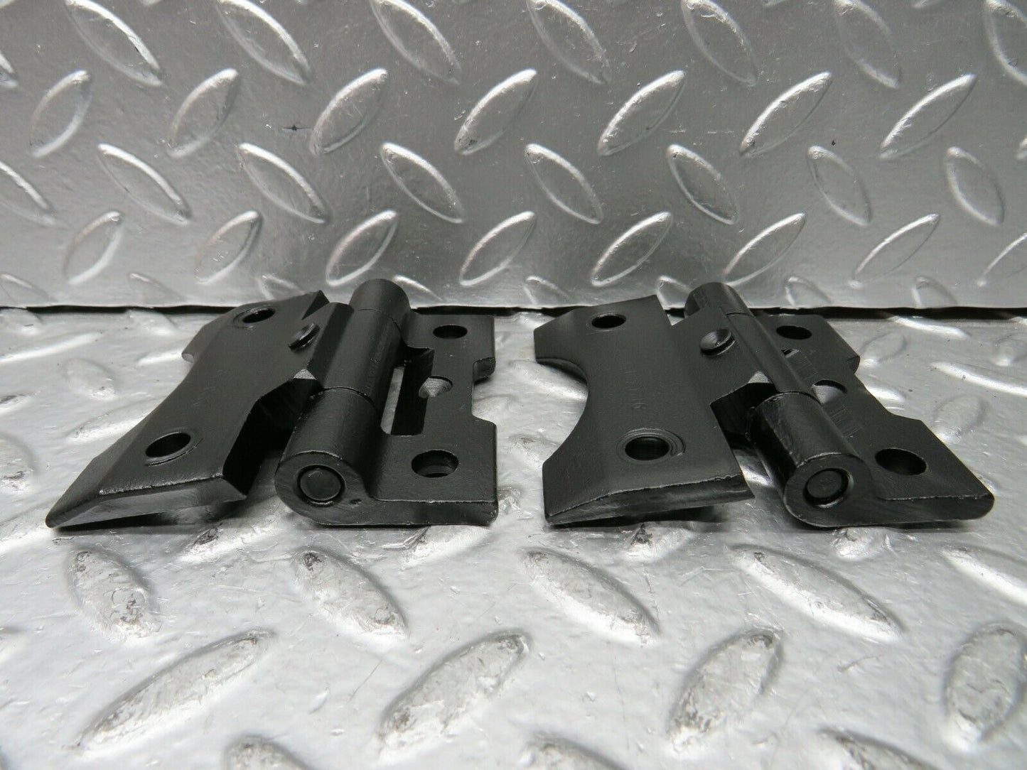 23120 Mercedes-Benz C123 230CE Coupe Door Hinges Pair 1237200037
