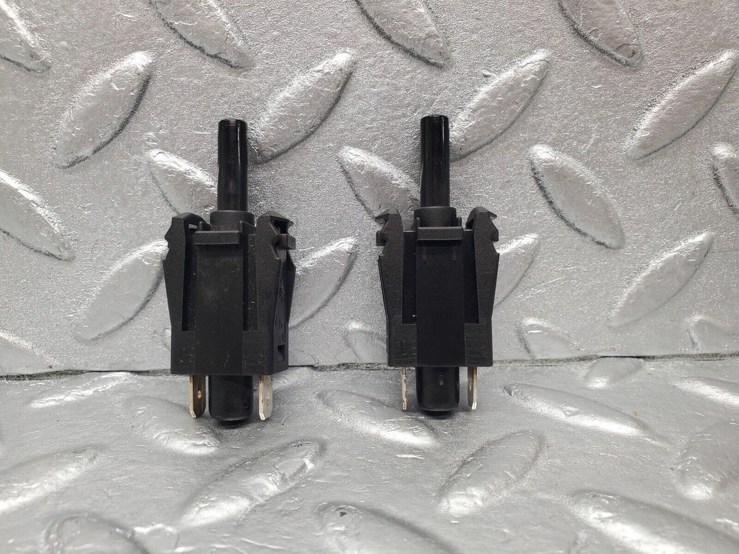 46981 Mercedes-Benz R129 320SL Coupe Door Contact Switch 2X 0015458714