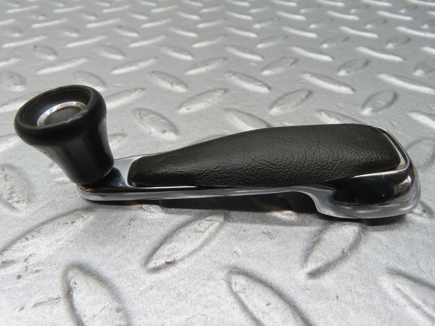 13125 Mercedes-Benz W111 220S Window Lifter Crank Handle