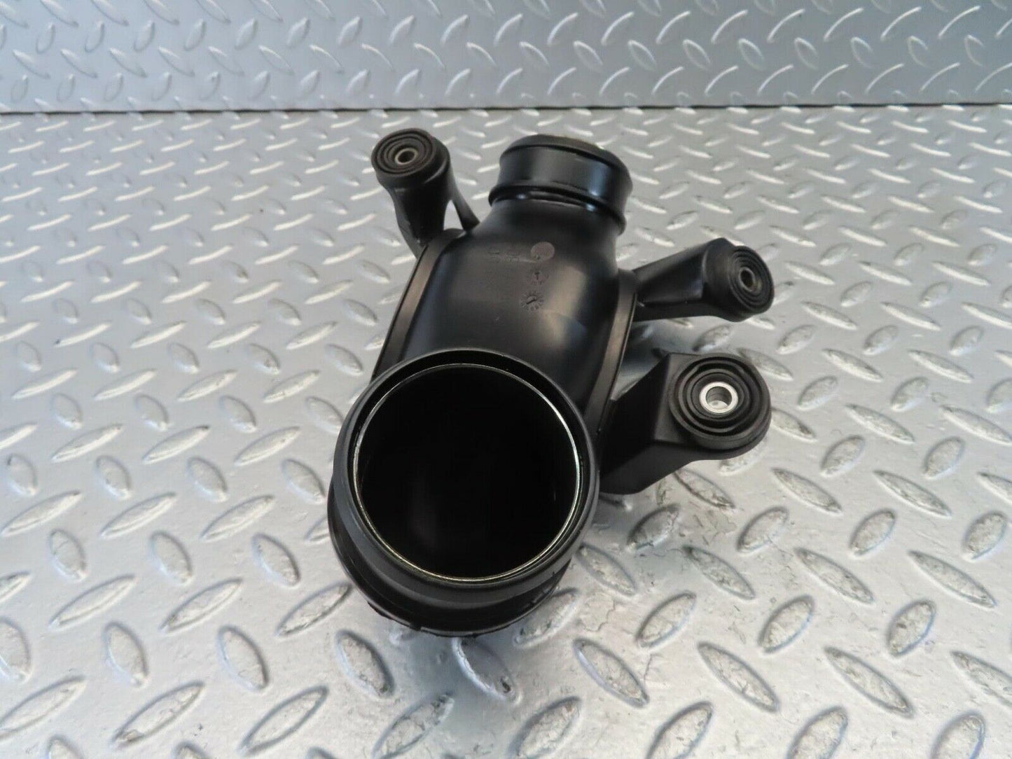 11224 Mercedes-Benz W221 S320 Air Intake Hose Pipe 2215200001