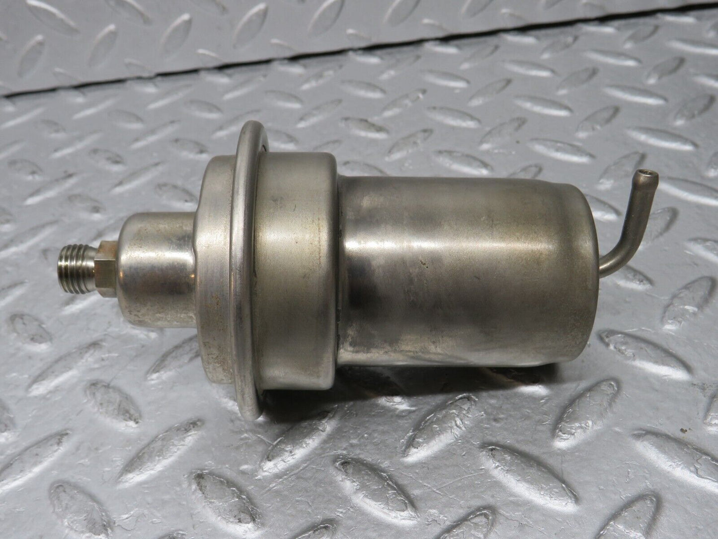 35347 Mercedes-Benz R107 280SL Fuel Pressure Regulator Bosch 0004760421