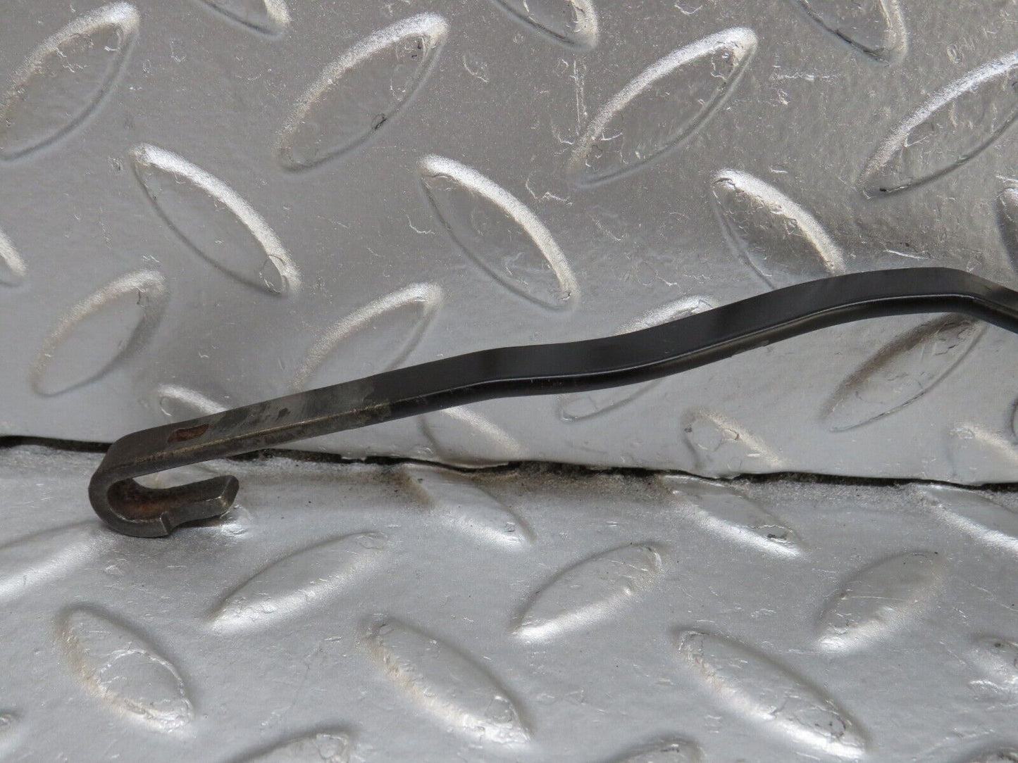 34524 Mercedes-Benz C126 380SEC Coupe Windscreen Wiper Arm Bosch Left Side