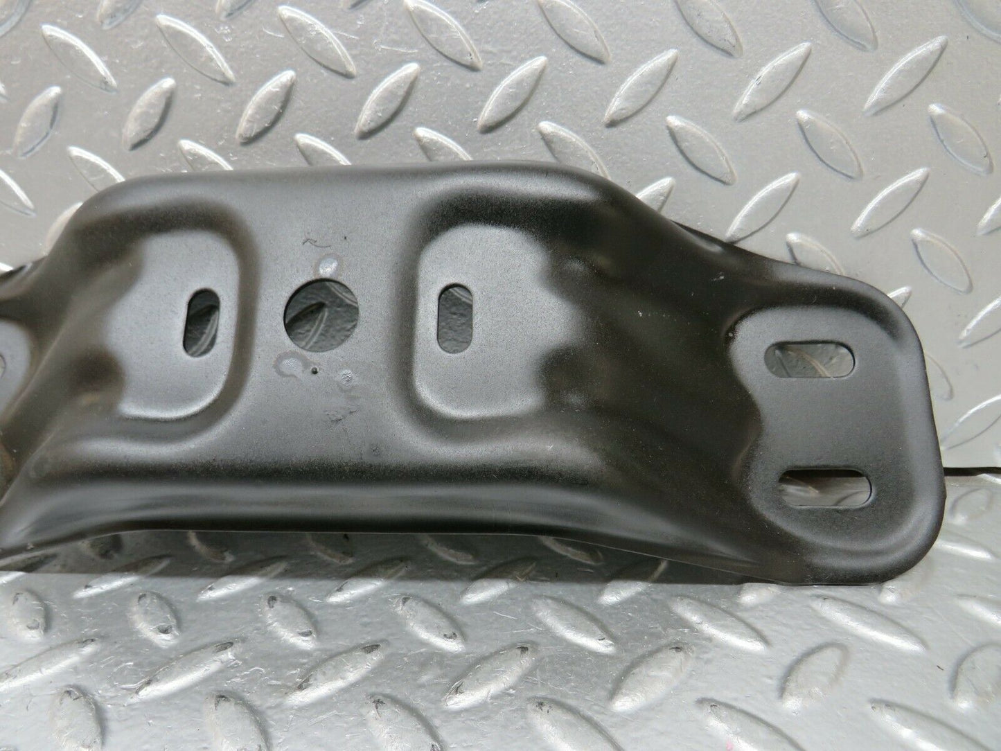 24349 Mercedes-Benz S124 220TE Wagon Gearbox Mount Bracket Holder