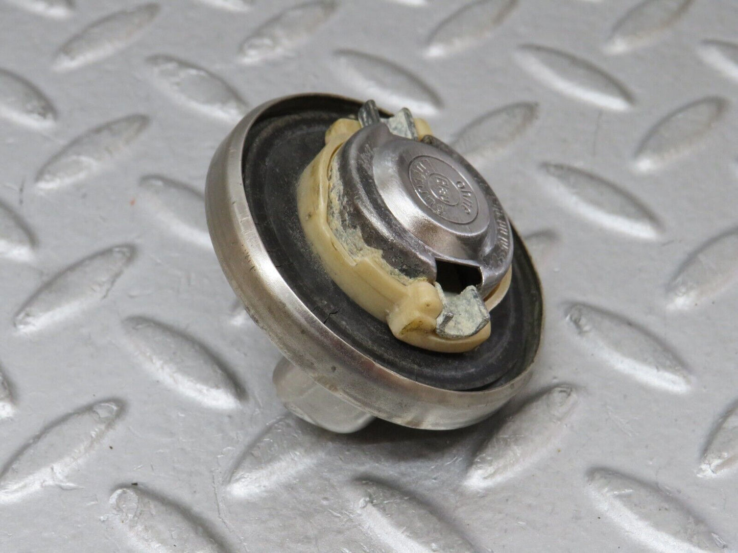 36335 Mercedes-Benz W126 420SE Fuel Tank Cap 1244700005