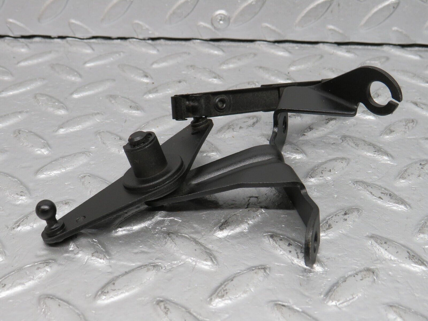 39261 Mercedes-Benz R107 500SL Throttle Linkage