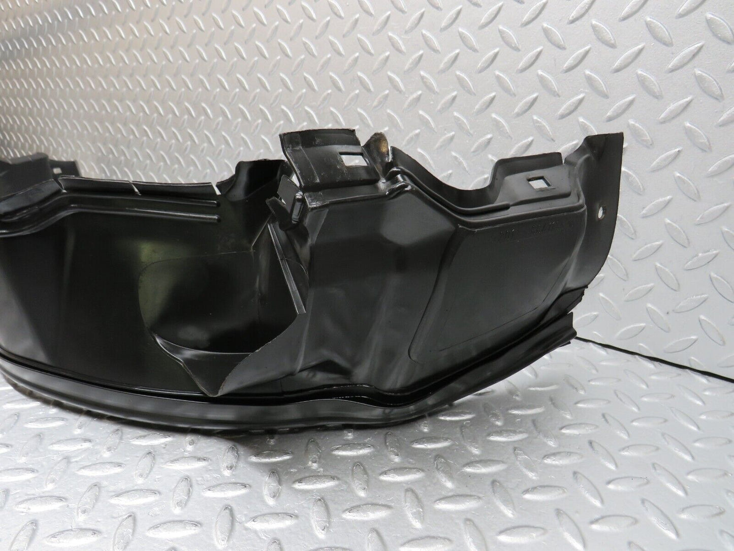 39025 Mercedes-Benz W201 190E Inner Mudguard Panelling Front Left 2018841135