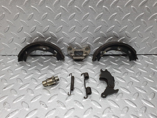 40823 Mercedes-Benz W123 300D Rear Brake Shoes Set Left Side 1234230006