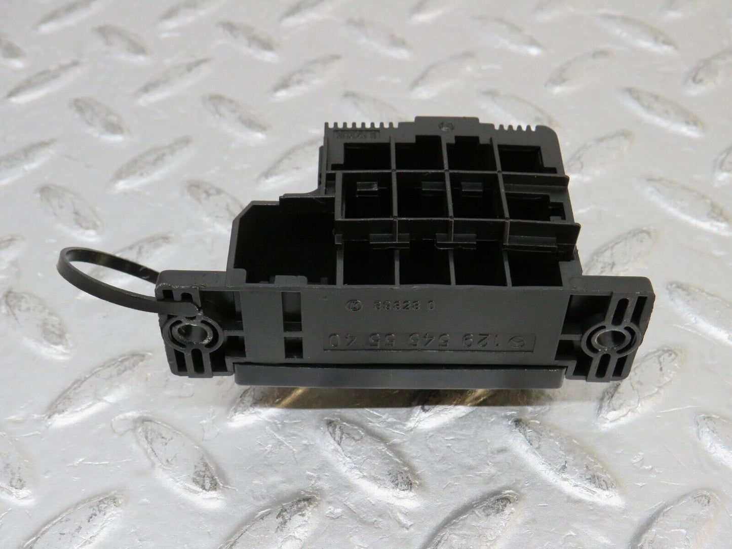 37917 Mercedes-Benz A124 320E Cabriolet Diagnostic Connector 1295455540 1295450003