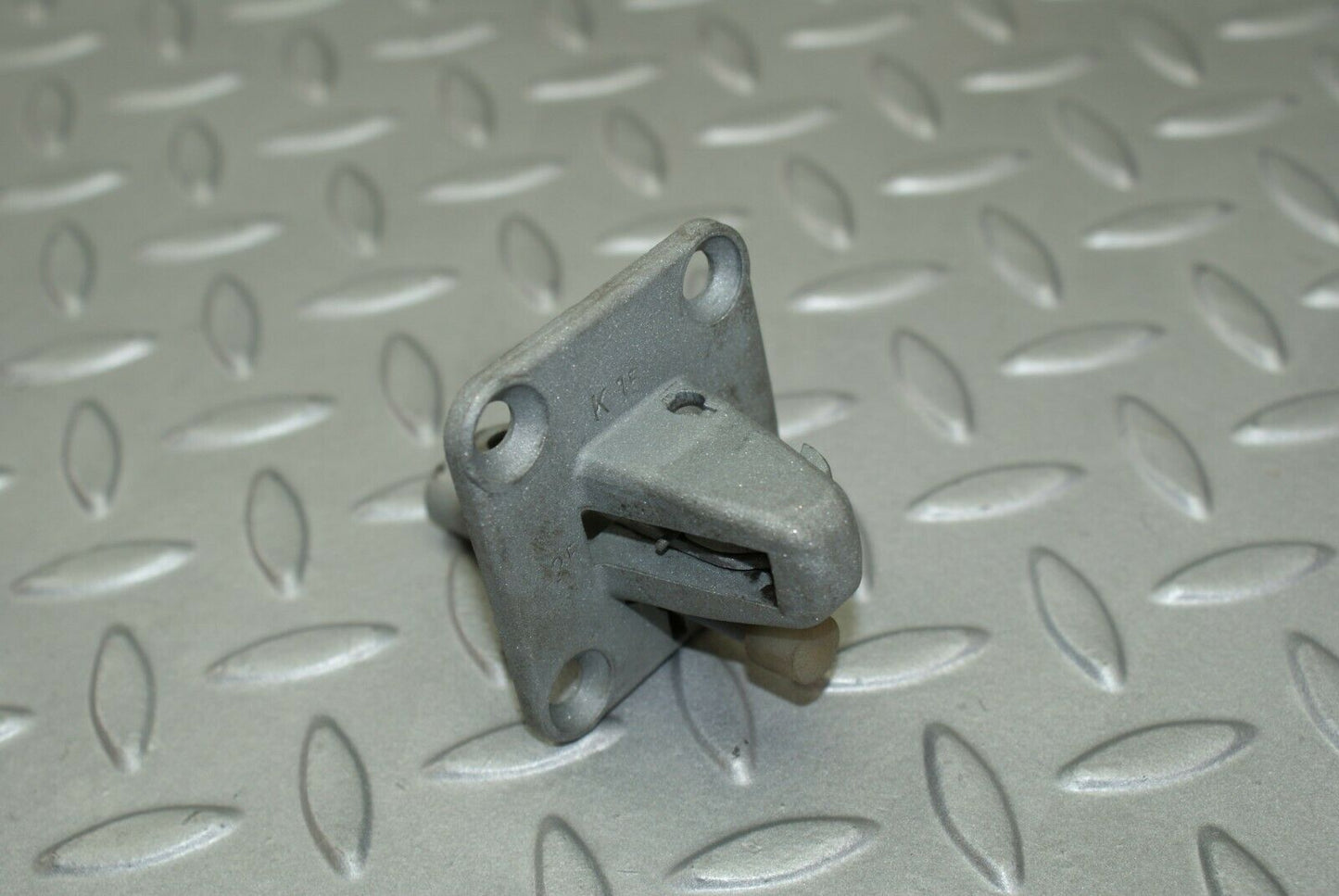 3211 Mercedes-Benz W115 220D Bonnet Lock Latch