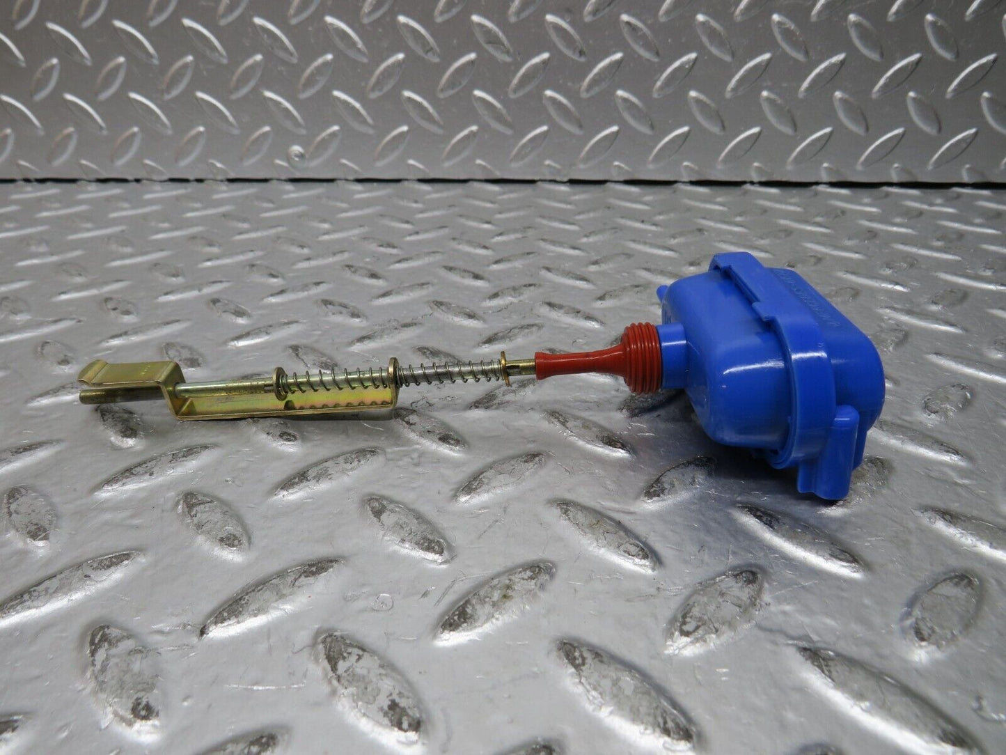27181 Mercedes-Benz W123 280E Trunk Lock Vacuum Actuator