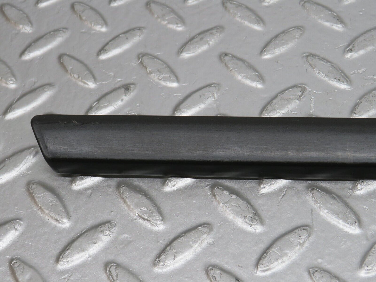 33847 Mercedes-Benz W201 190E 2.0L Rear Right Door Centre Moulding Trim
