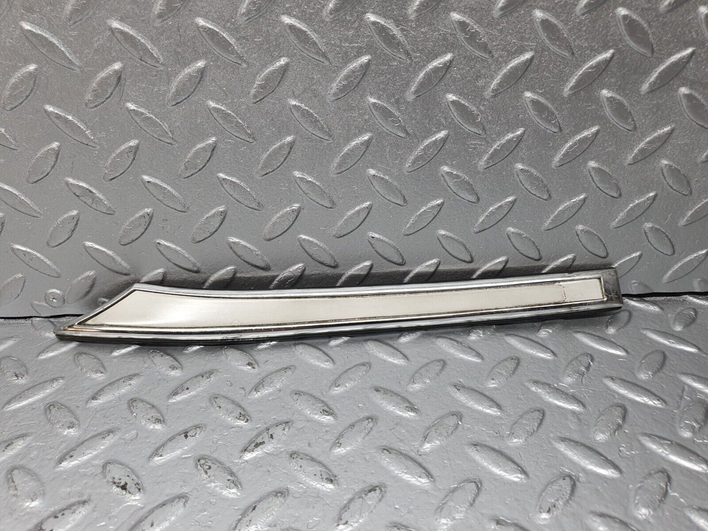 40749 Mercedes-Benz W123 300D C Pillar Exterior Trim Right Side 1236902880
