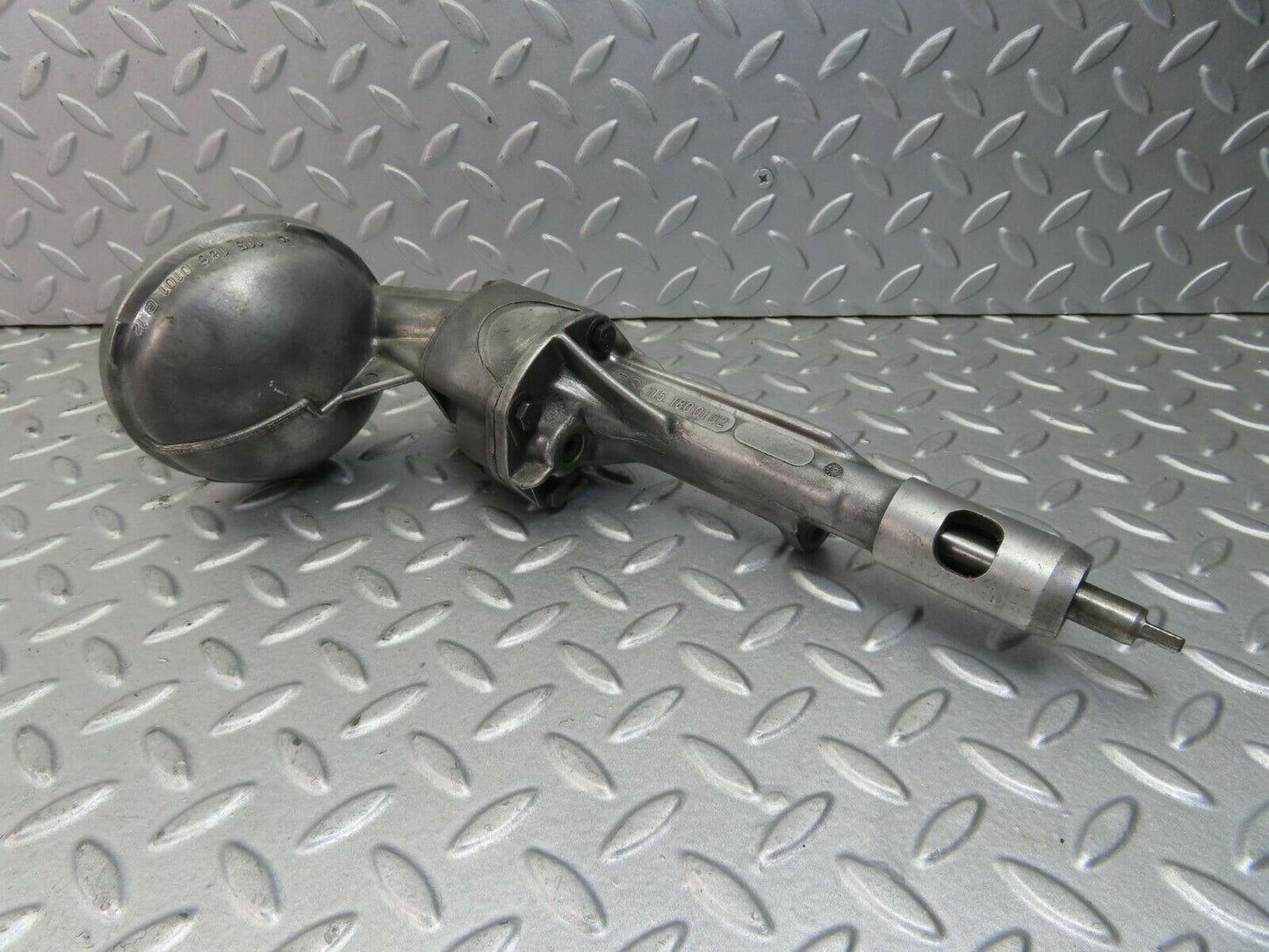 8815 Mercedes-Benz W115 Oil Pump 1151860101