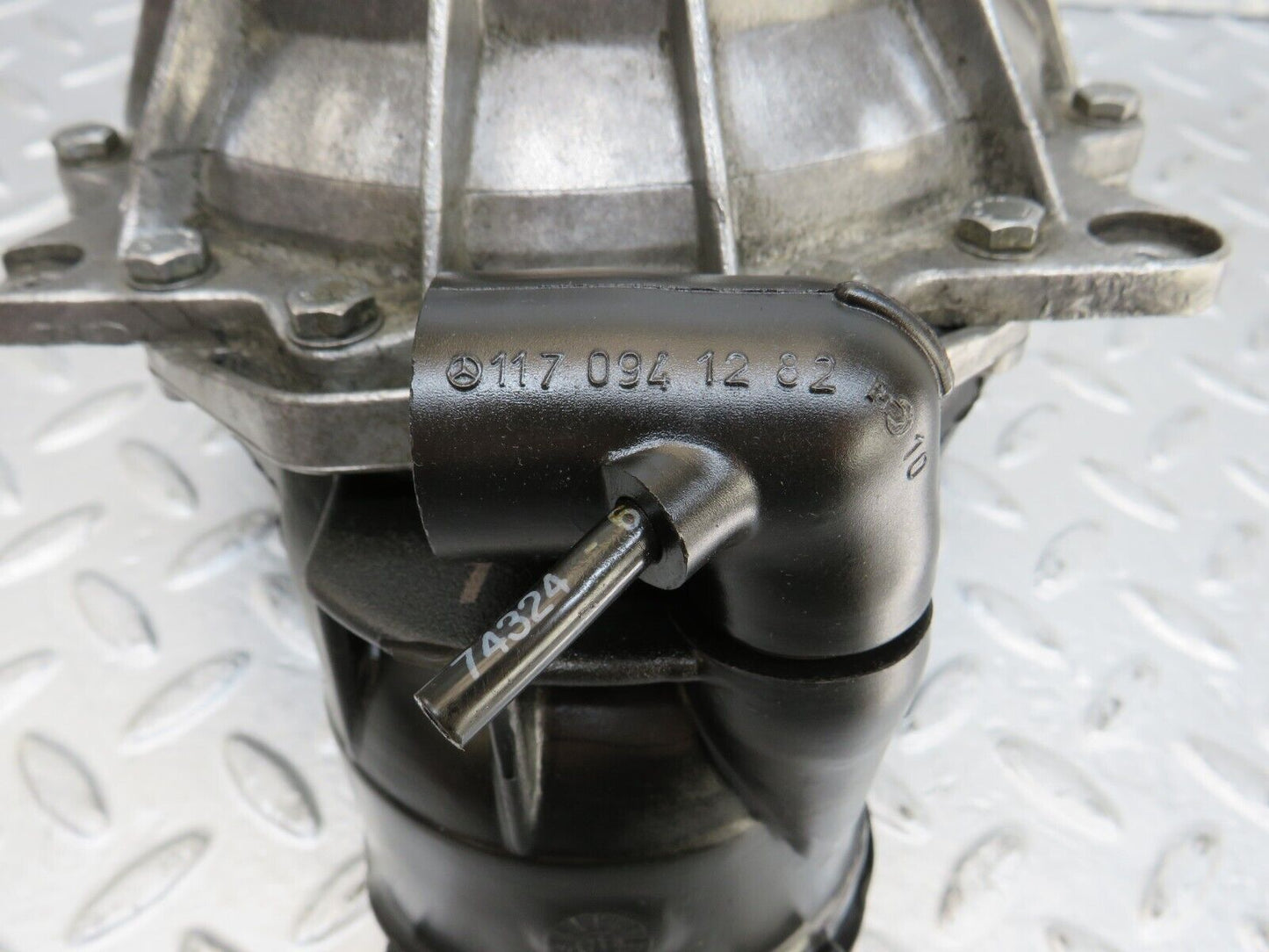 36269 Mercedes-Benz W126 420SE Air Flow Mass Meter Sensor Bosch 0438121037 1161400618