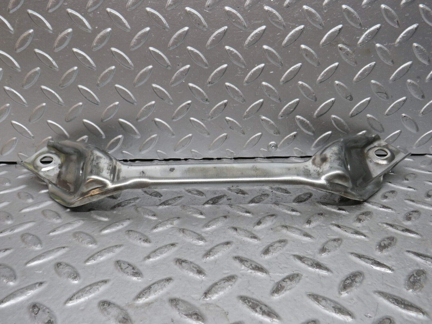 29034 Mercedes-Benz C124 320CE Coupe Rear Seat Belt Bracket