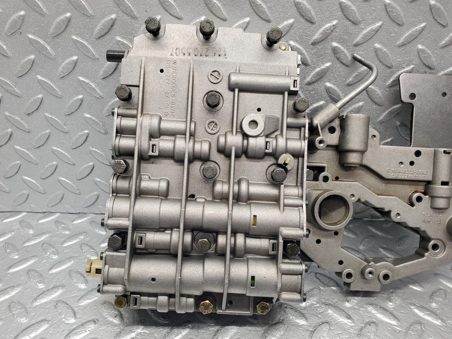 46698 Mercedes-Benz C123 280CE Coupe Automatic Gearbox Valve Body 722.309 1262771100 1262770701