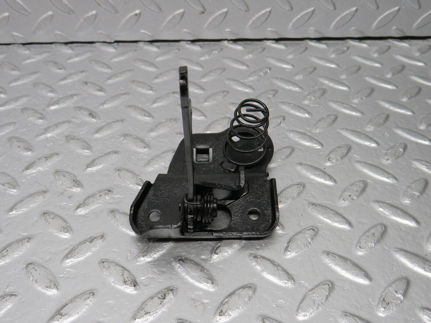 39598 Mercedes-Benz R129 320SL Coupe Bonnet Safety Latch