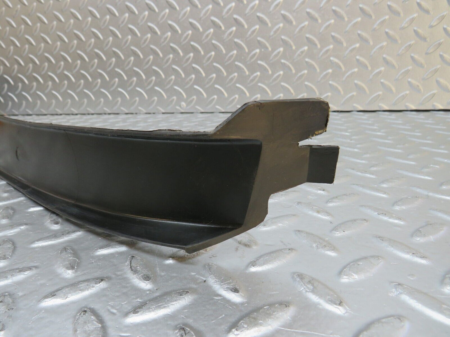 0458 Mercedes-Benz W123 230E Cabel Chanel Cover 1238210236