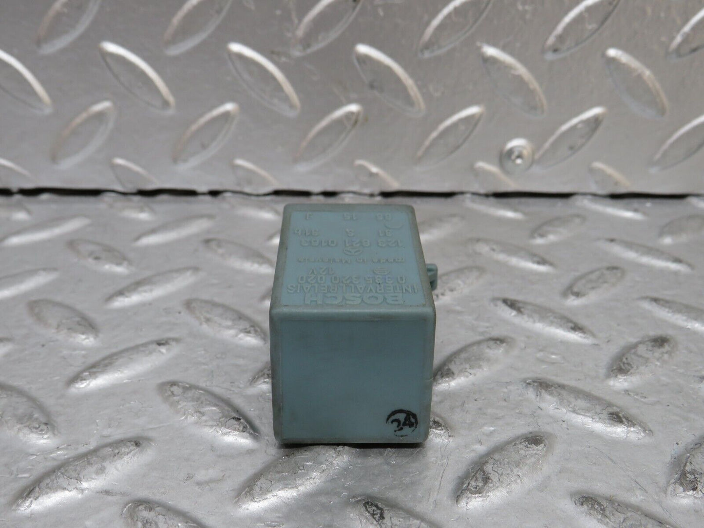 28320 Mercedes-Benz S123 240D Wagon Wiper Relay 0335320020