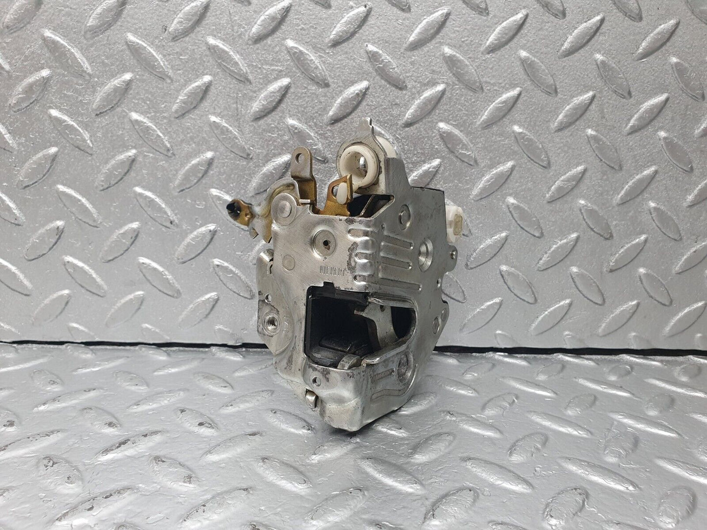 42756 Mercedes-Benz W201 190 Front Right Door Lock Mechanism