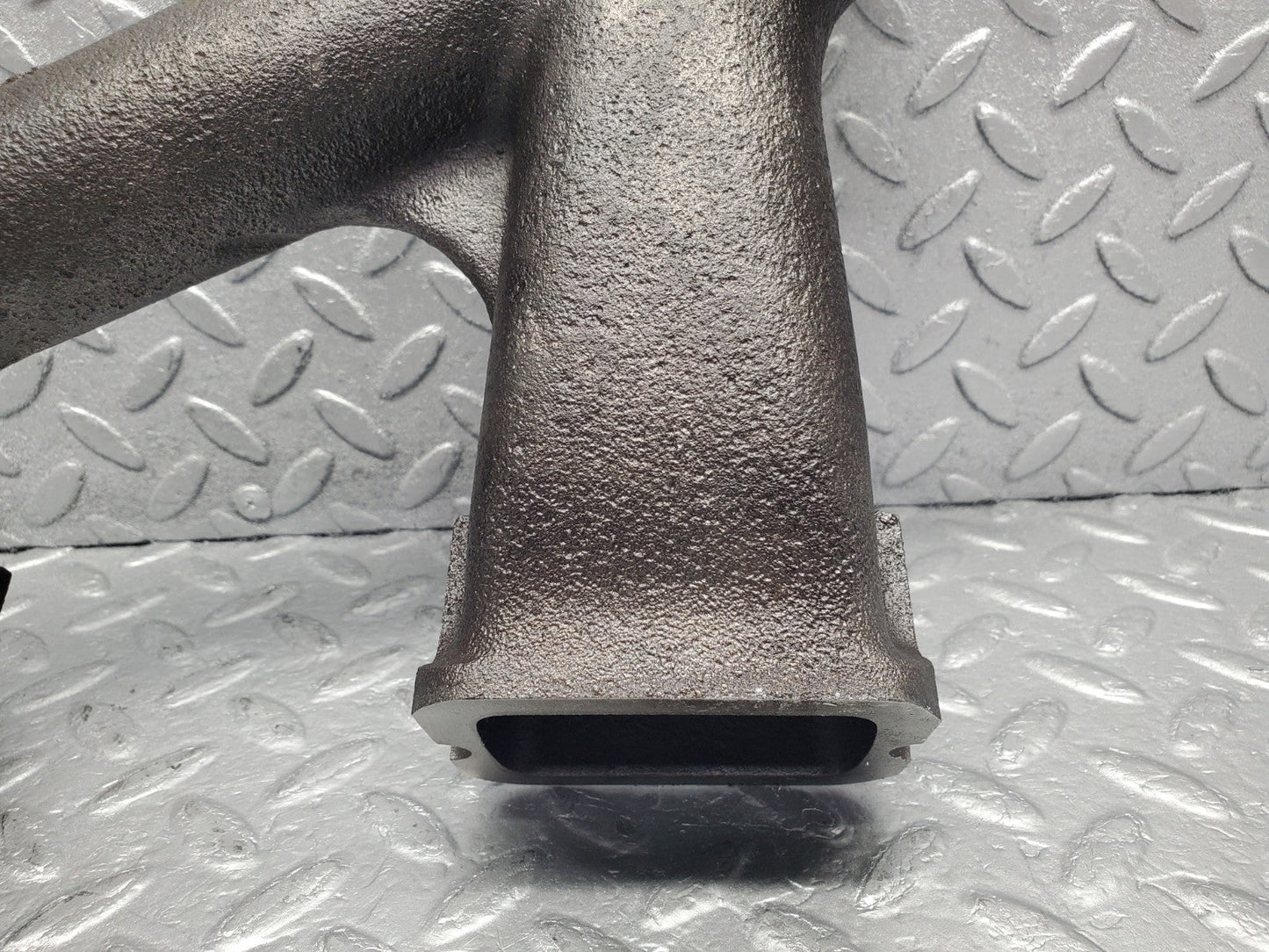 W112 exhaust manifold 4-6 used OEM