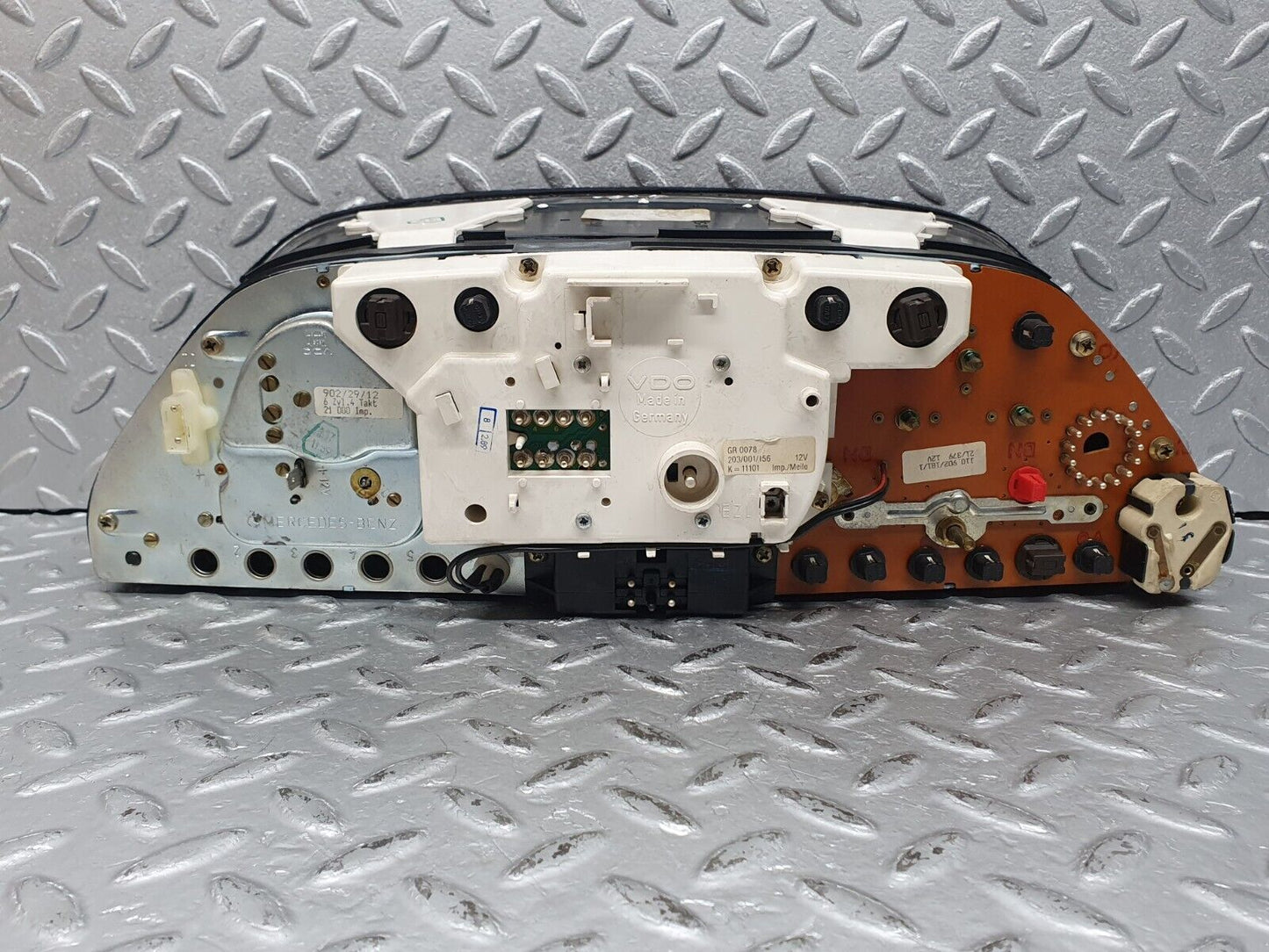 41200 Mercedes-Benz W126 300SE Instrument Cluster 1265427557