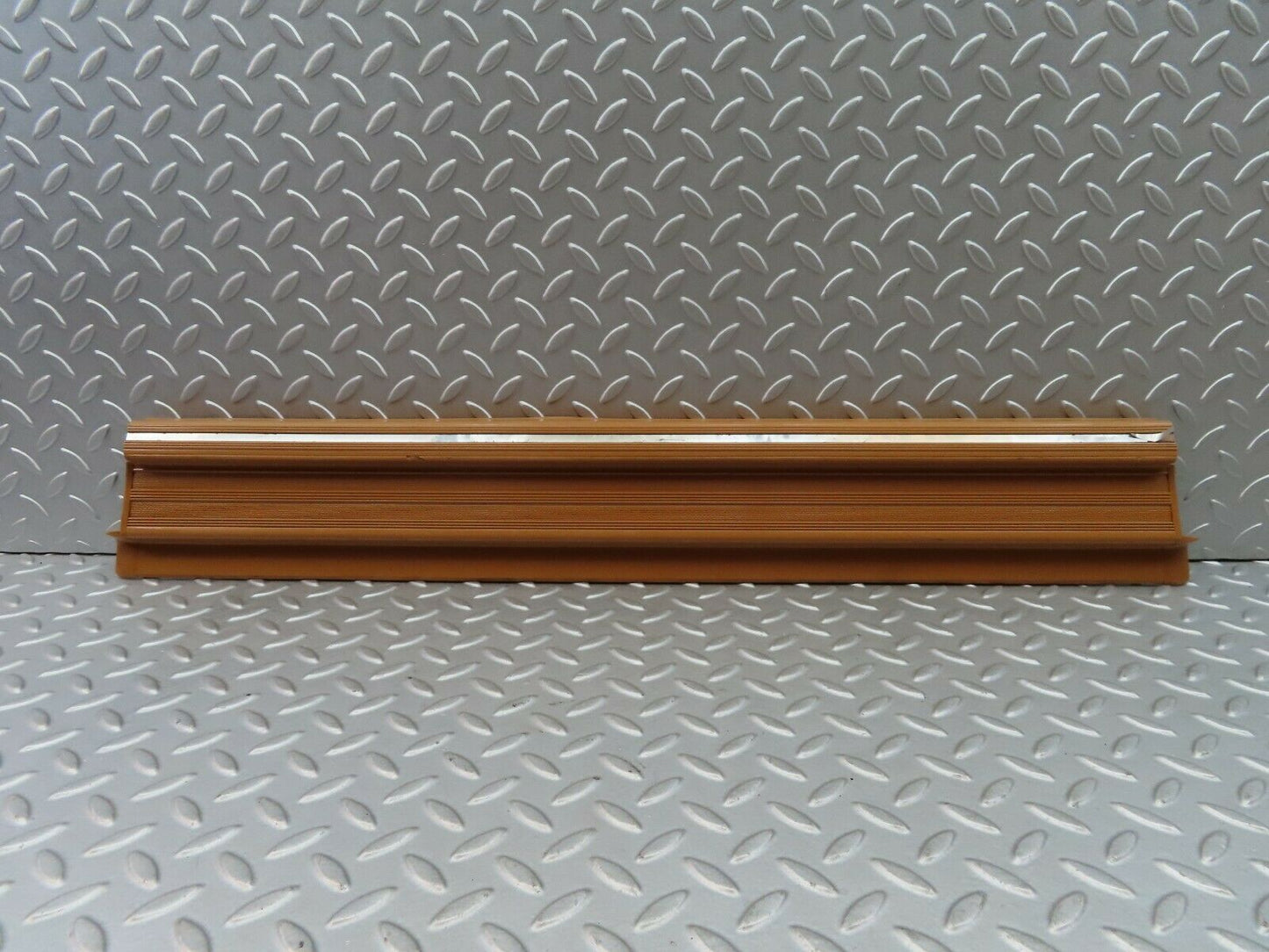 6042 Mercedes-Benz W126 380SE Front Left Door Sill