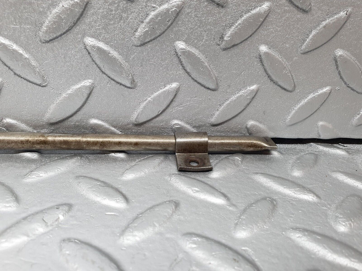 43420 Mercedes-Benz W108 280SE Camshaft Oil Tube