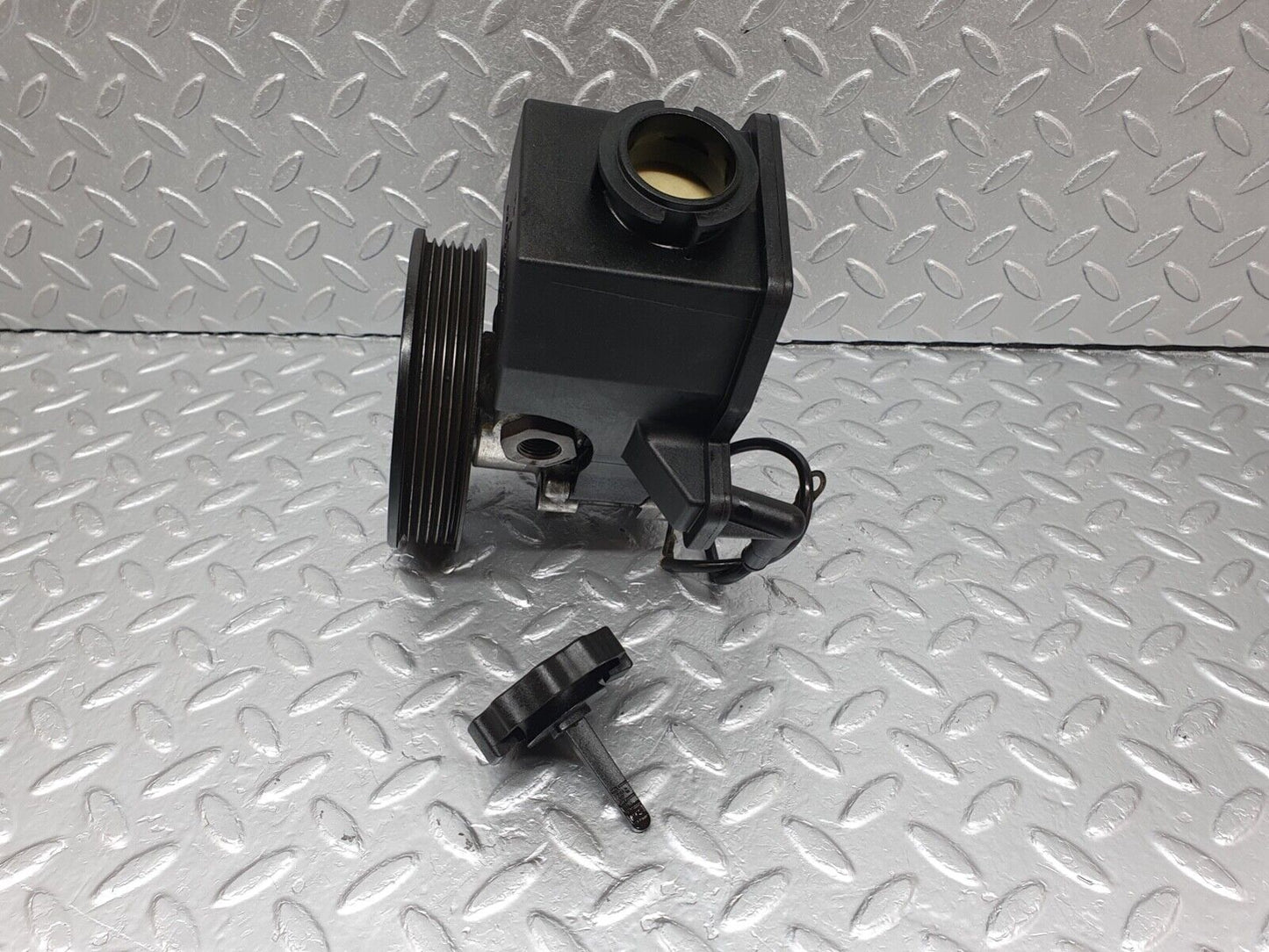 42004 Mercedes-Benz W202 C200 Power Steering Pump PA6.6GF25