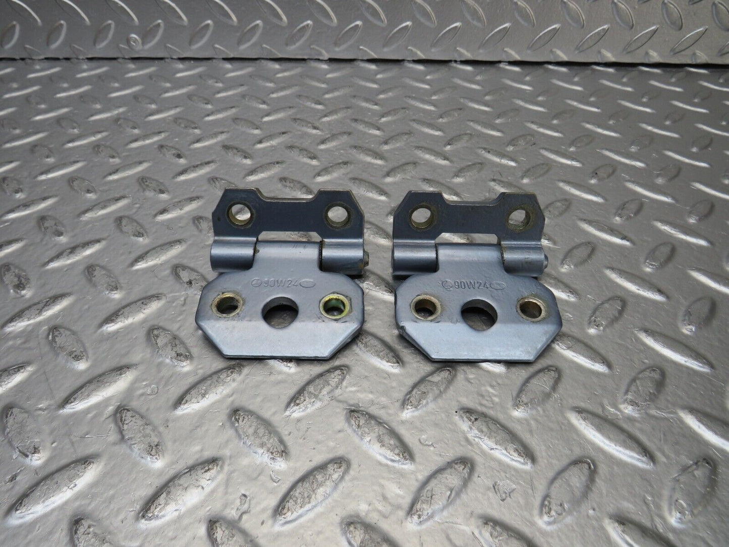 25298 Mercedes-Benz W201 190D Door Hinge Right