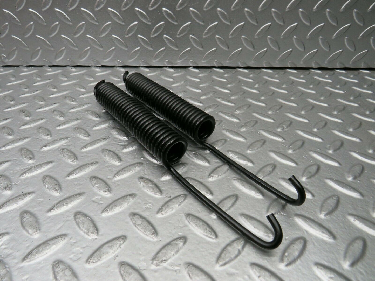22905 Mercedes-Benz C107 450SLC Coupe Bonnet Hinge Spring Pair