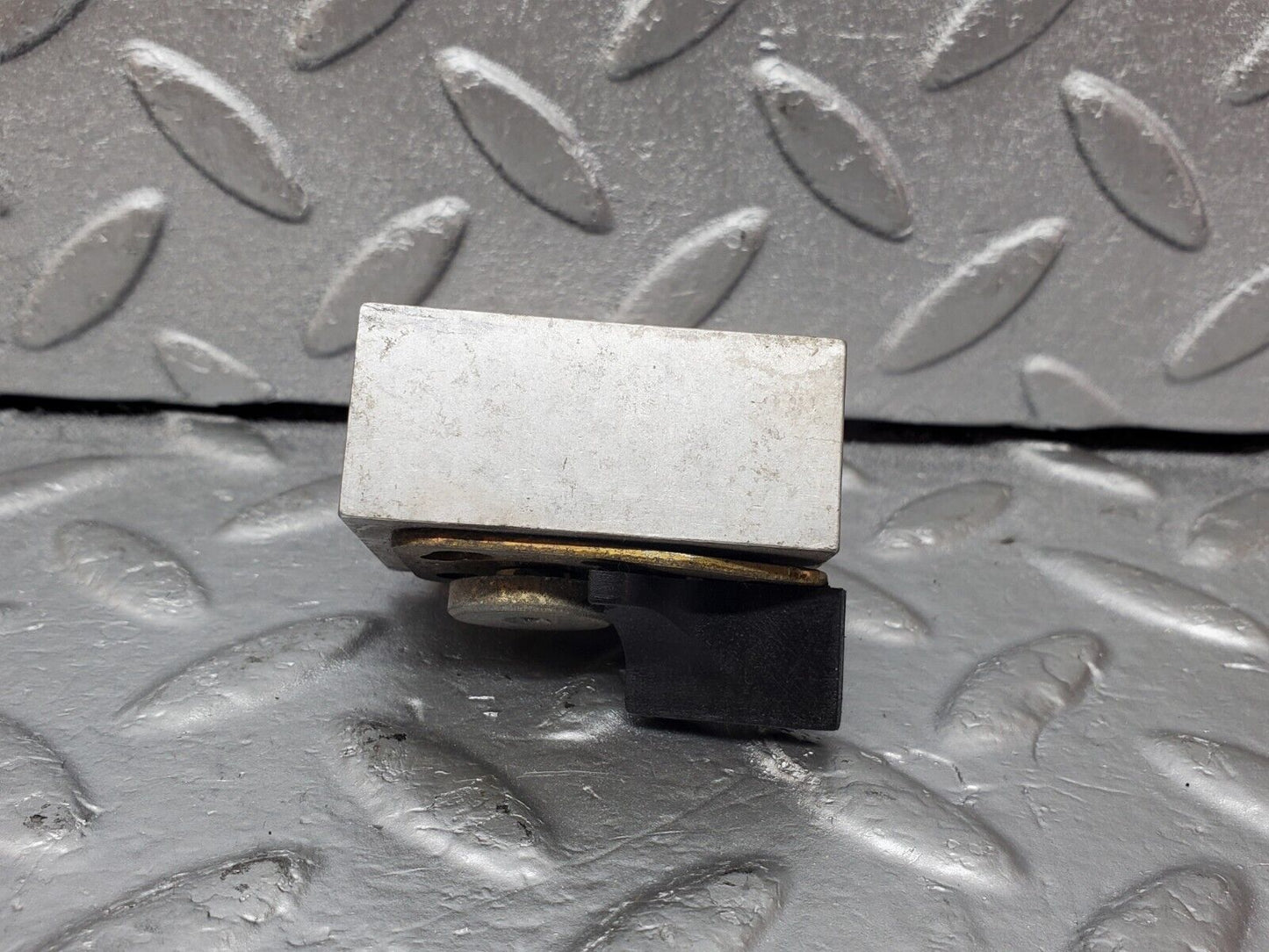 45323 Mercedes-Benz R129 300SL Coupe Soft Top Hydraulic Valve