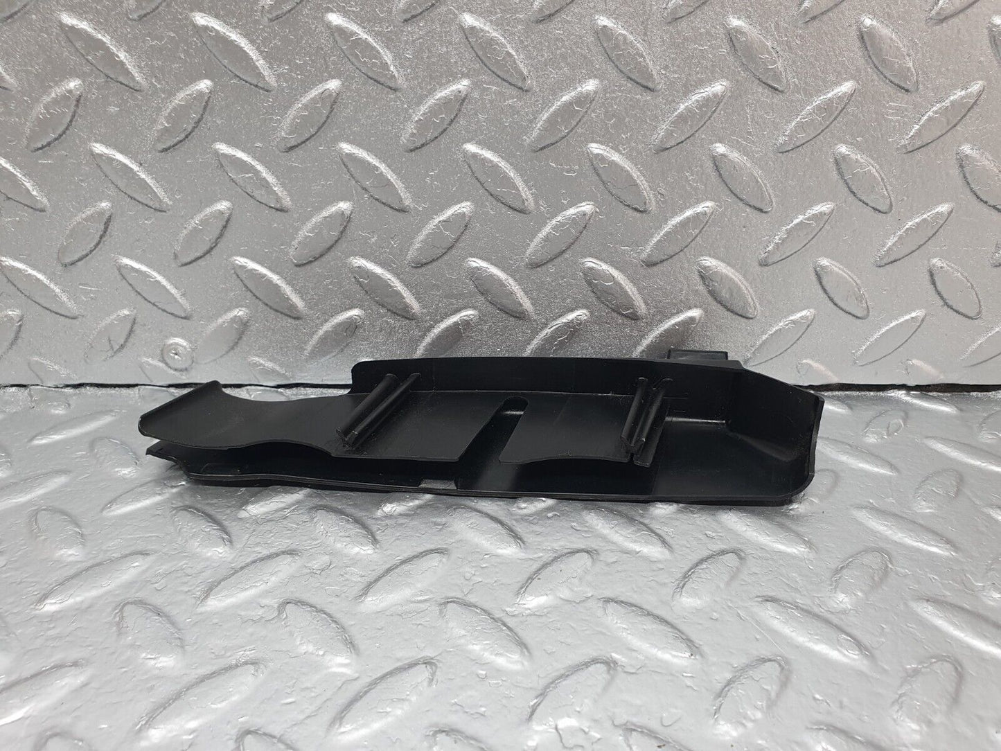 42940 Mercedes-Benz W201 190 Ignition Wire Cover 1021591940