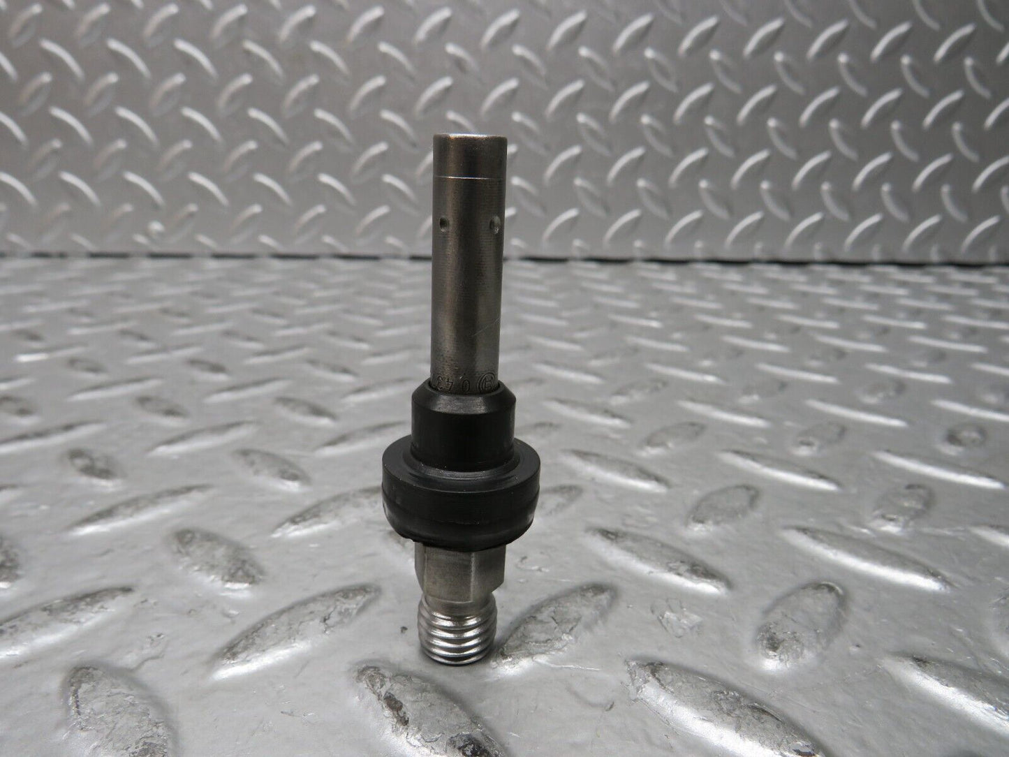 28661 Mercedes-Benz W123 230E Fuel Injector Bosch 0437502010