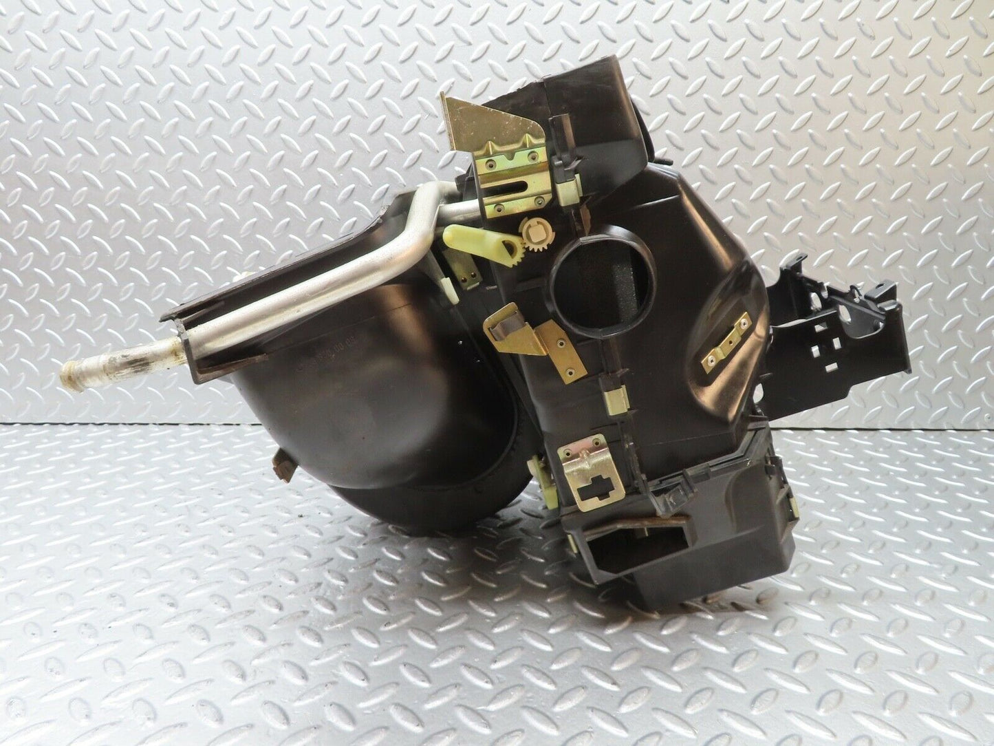 21238 Mercedes-Benz W123 230E Heater Box Blower Housing Bosch 0130062800
