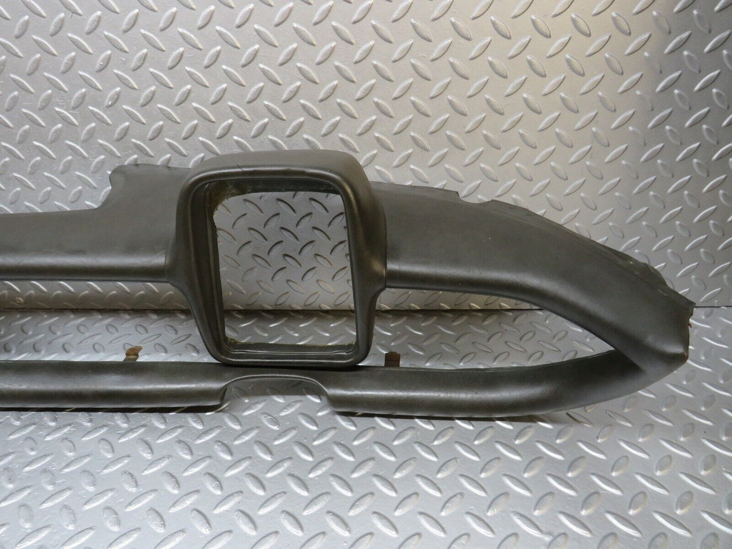 40344 Mercedes-Benz W110 230 Dashboard Black