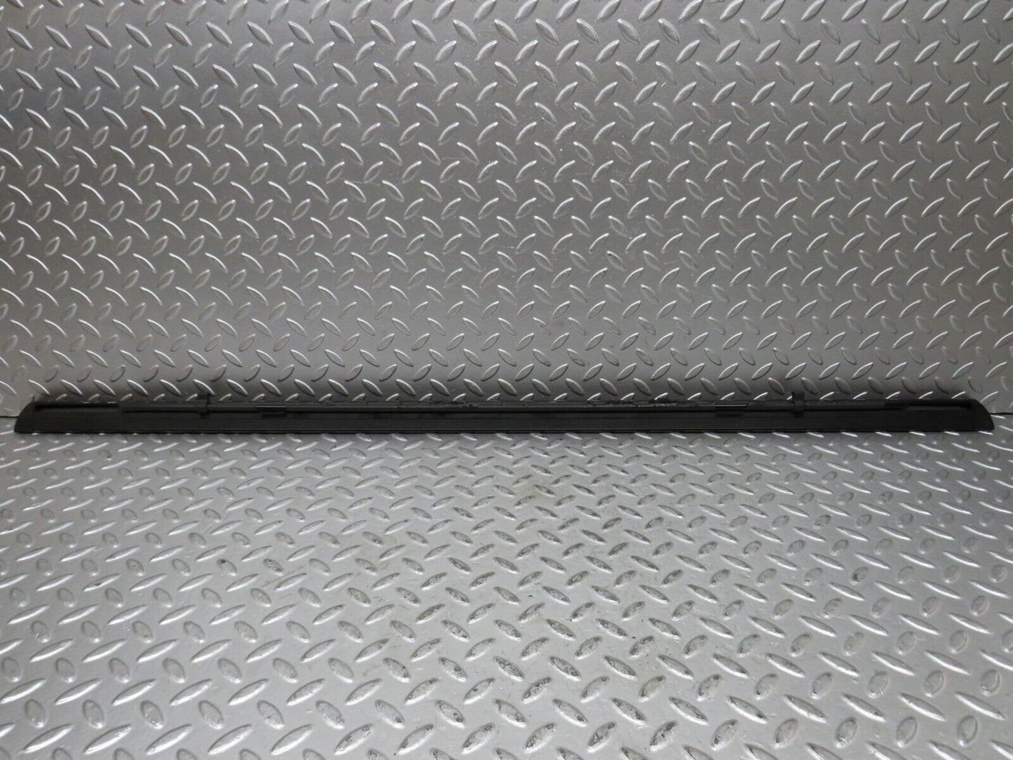 27841 Mercedes-Benz S124 300TE Wagon Tailgate Sun Blind