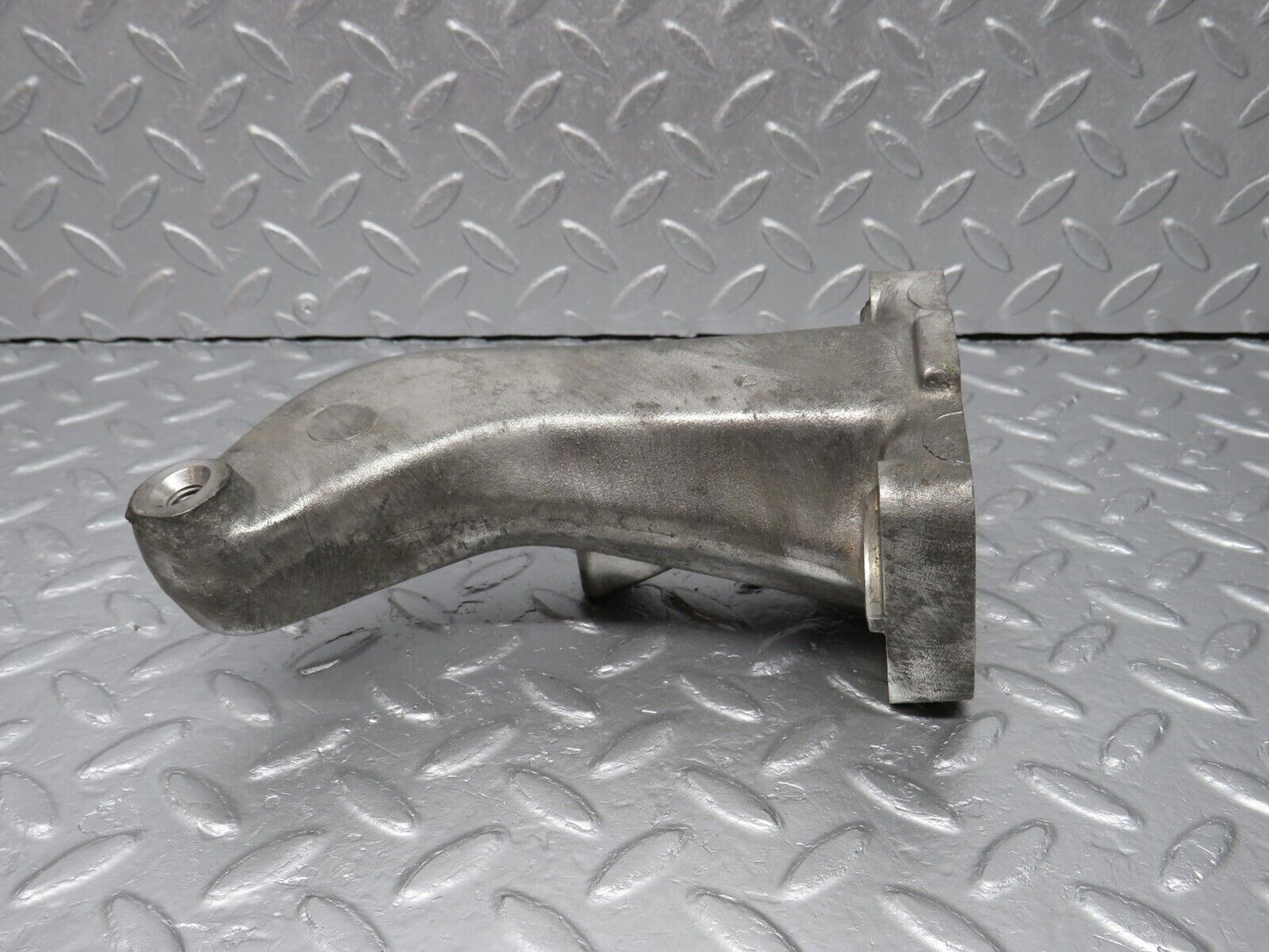 40654 Mercedes-Benz W123 300D Engine Mount Bracket Right Side 6152231404
