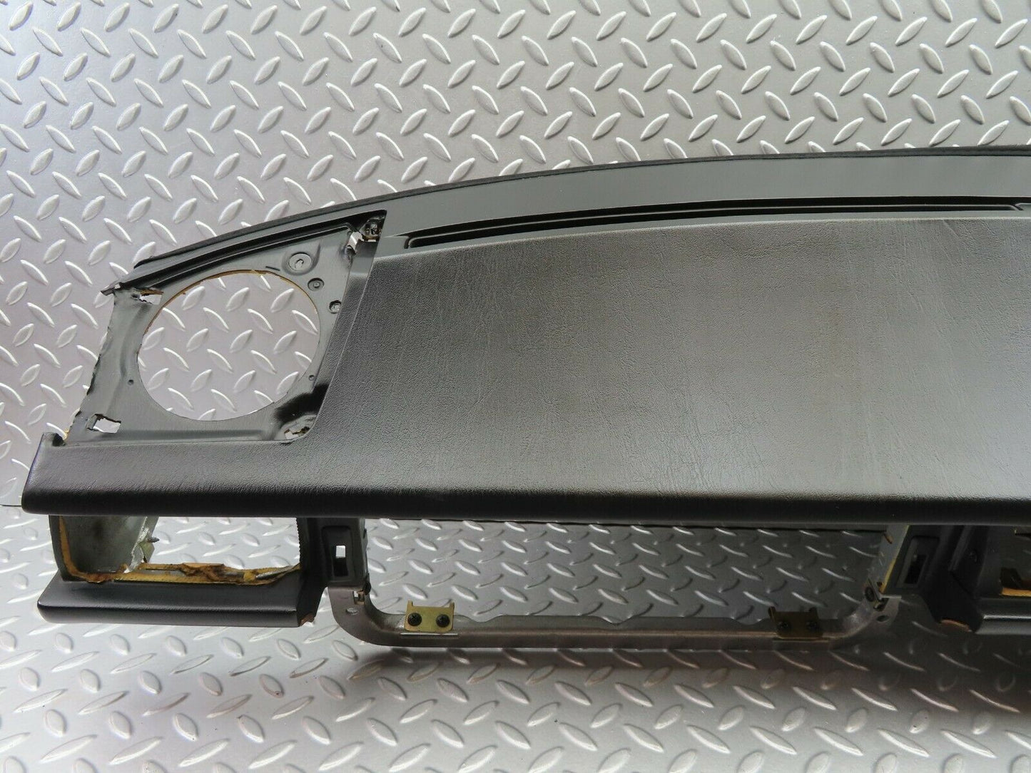 6614 Mercedes-Benz S124 E220 Wagon Dashboard Black