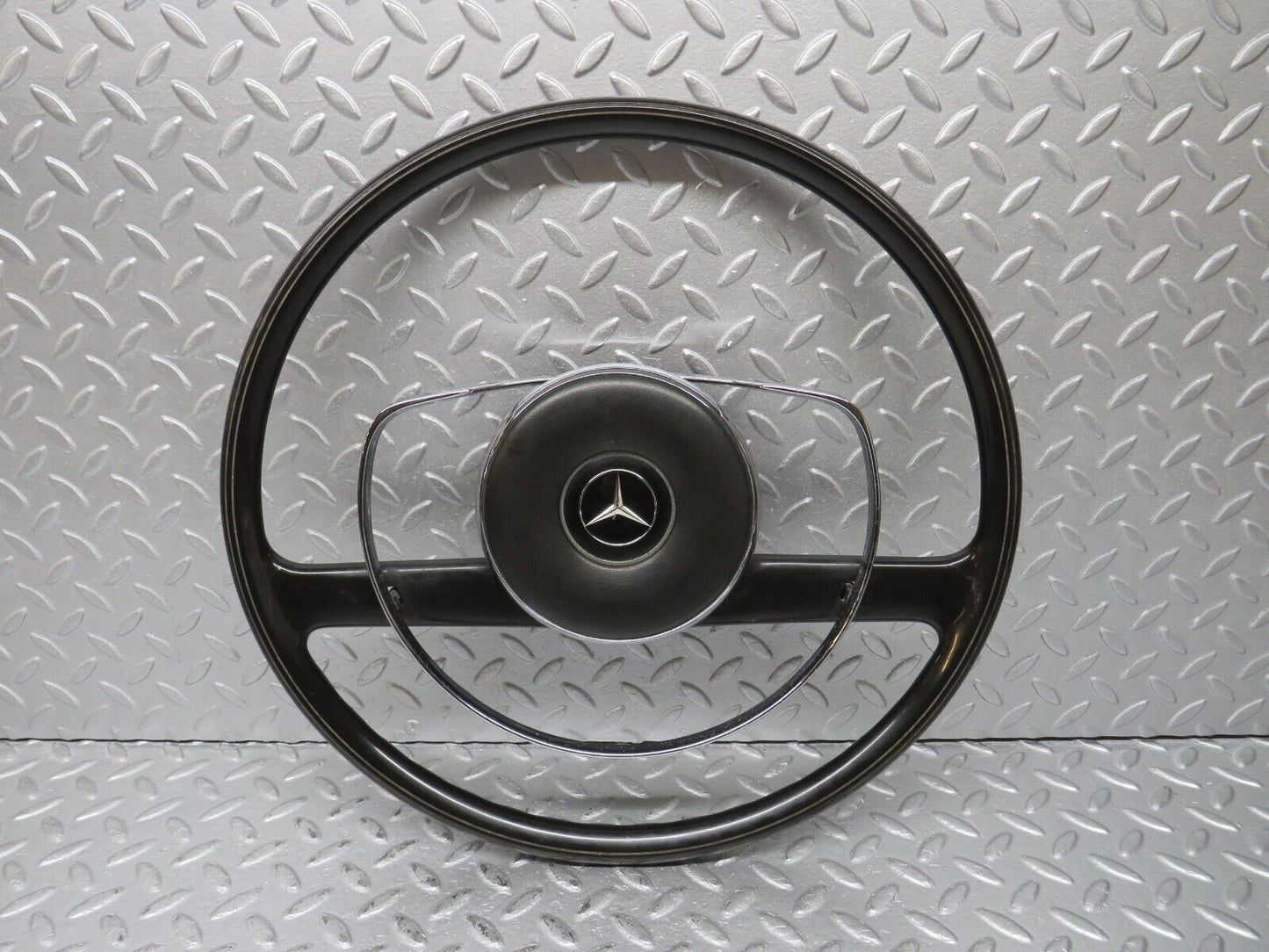 40292 Mercedes-Benz W110 230 Steering Wheel
