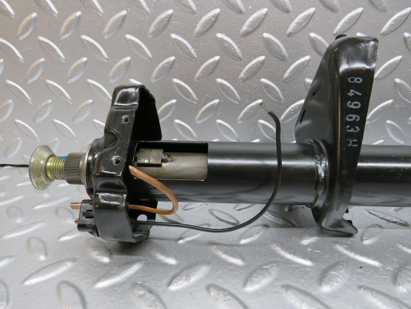 26762 Mercedes-Benz W123 240D Steering Column
