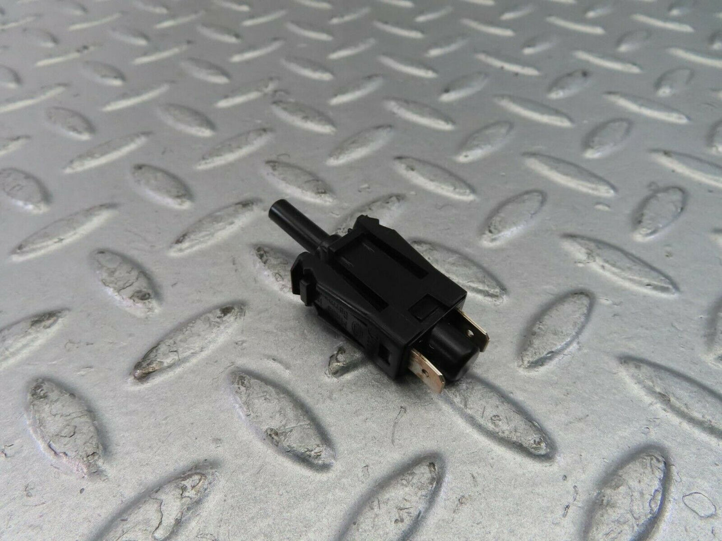 10402 Mercedes-Benz W201 190E Door Contact Switch 0015458714