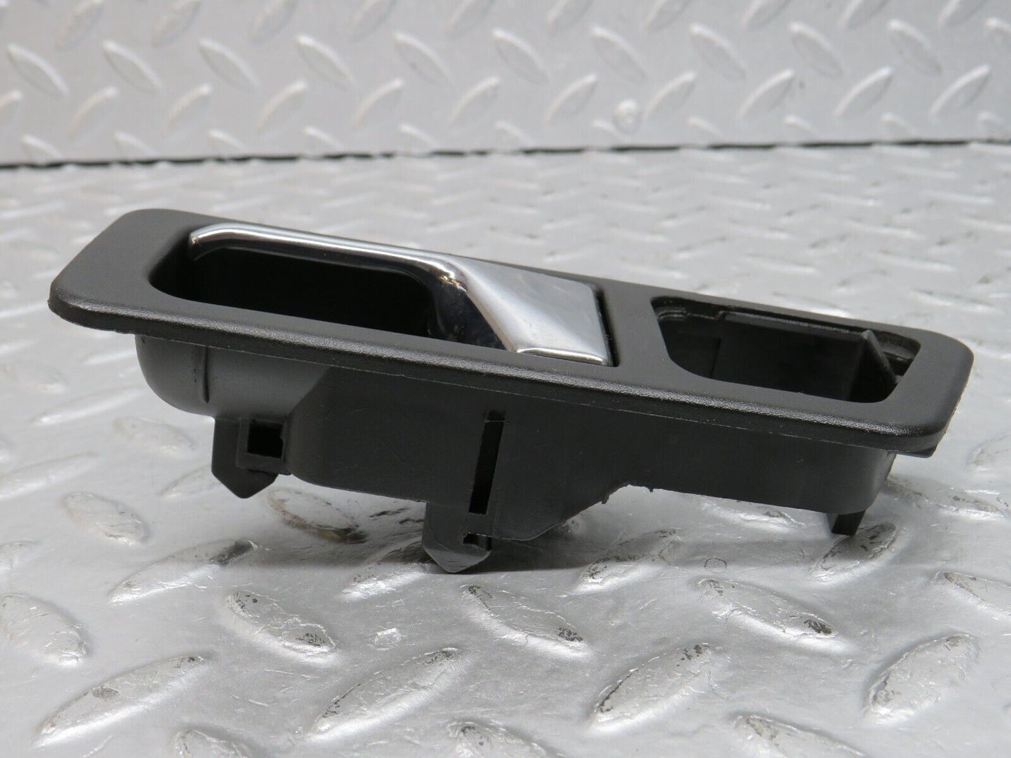 38725 Mercedes-Benz W201 190E 2.6L Rear Left Interior Door Handle 2017660164