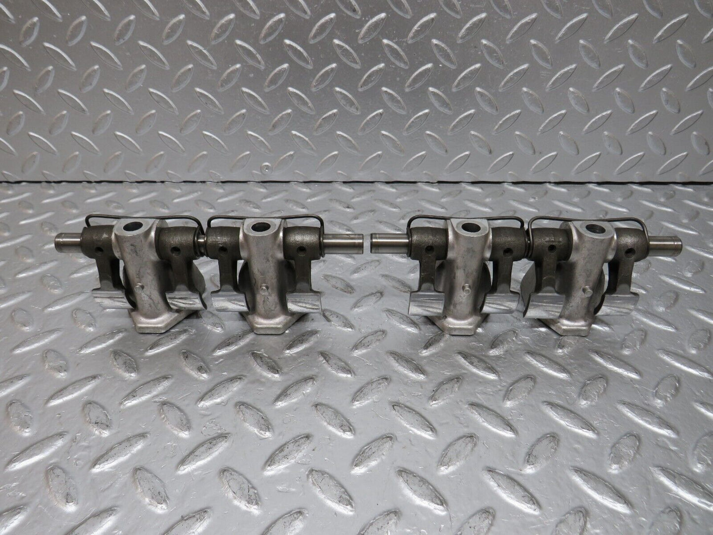 0871 Mercedes-Benz W123 240D Camshaft Rocker Arms 6160550010