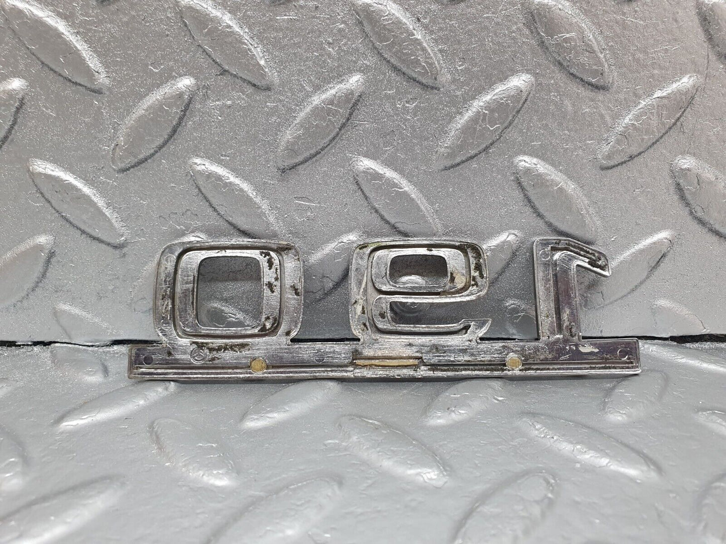 42945 Mercedes-Benz W201 190 2.0L Trunk Badge Emblem