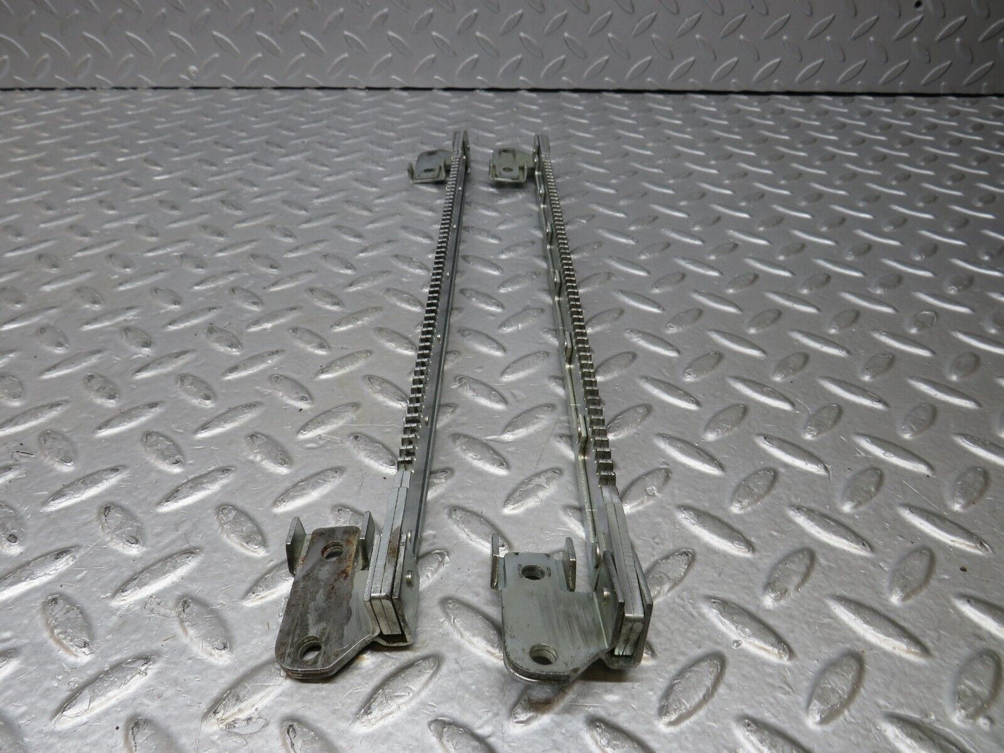 37083 Mercedes-Benz C126 420SEC Coupe Electric Seat Rail Pair 1269100184