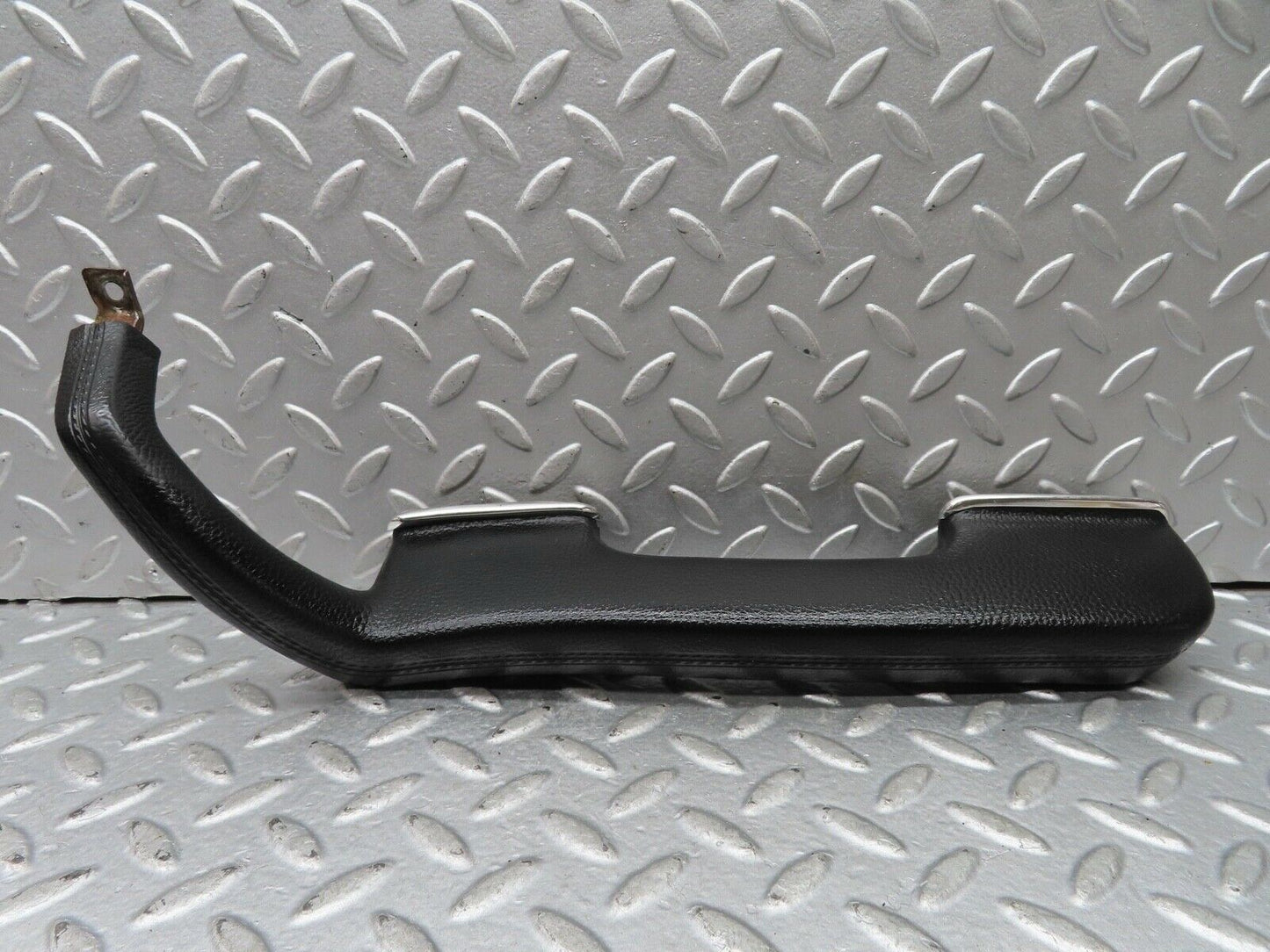 19053 Mercedes-Benz W123 300D Front Right Interior Door Handle LHD 1239701001