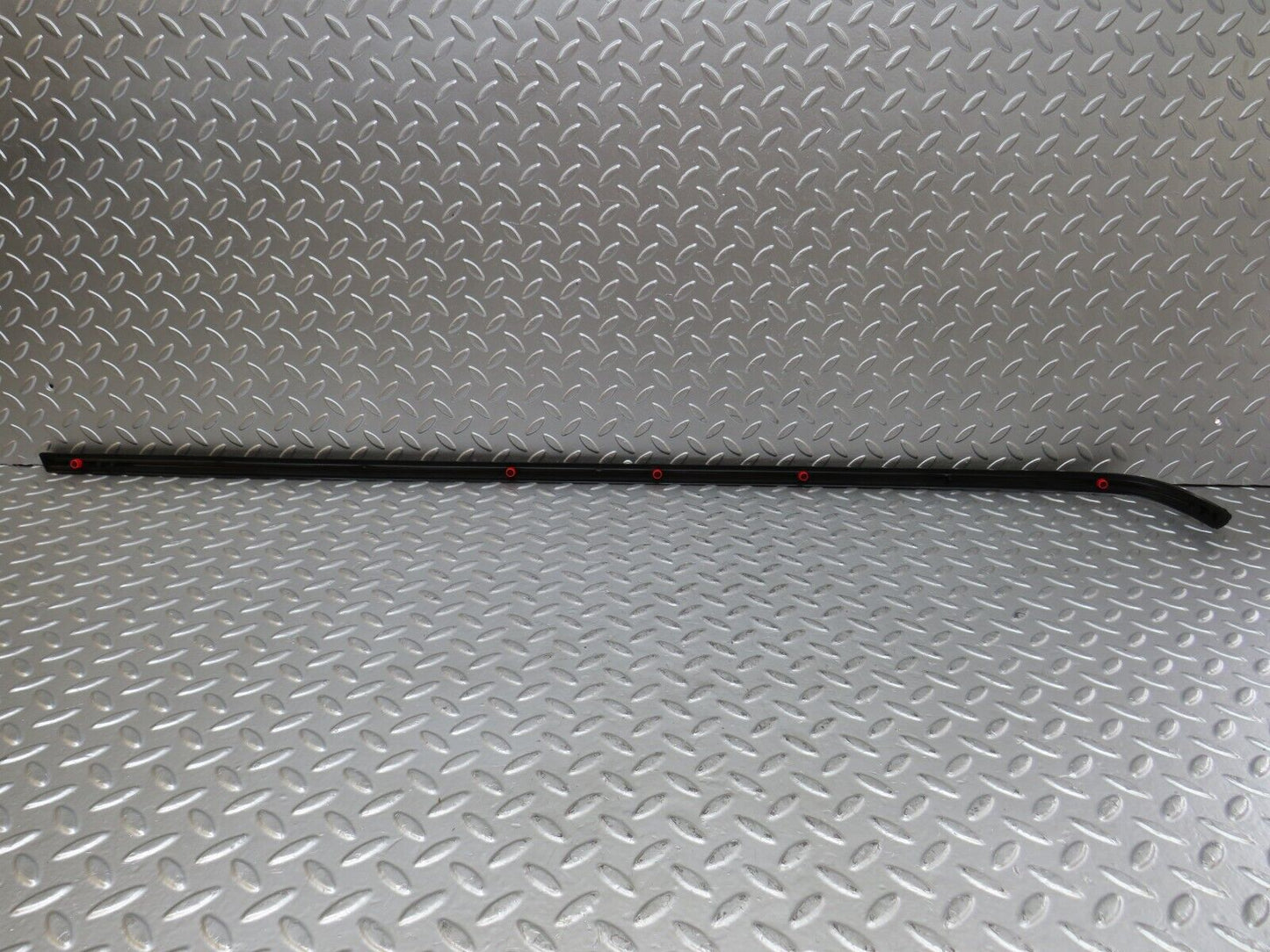 27108 Mercedes-Benz W123 280E Rear Left Fender Centre Moulding Trim