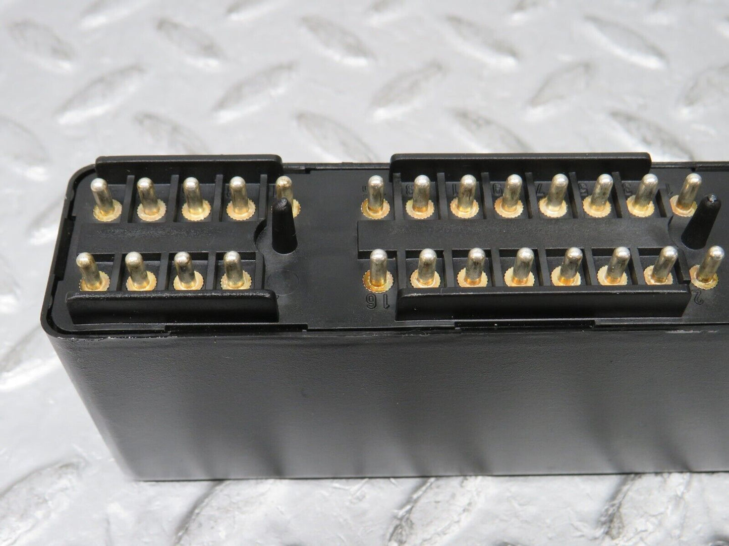 37904 Mercedes-Benz A124 320E Cabriolet Headlight Control Unit Relay 1265420332